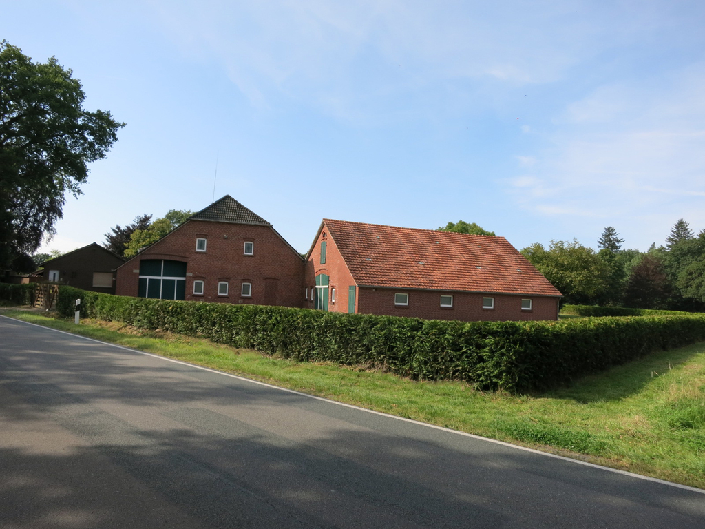 2 Nebengebäude Remisen