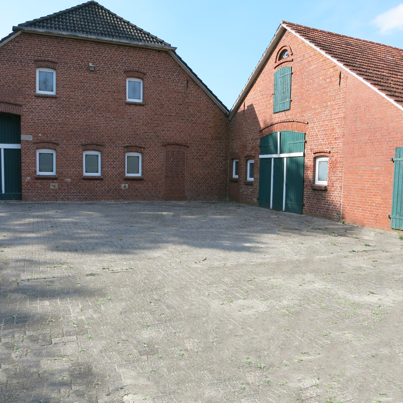 Nebengebäude 1+2
Hof 2
